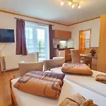 Pensión Familia 4*